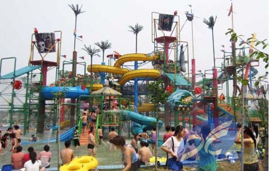 <b>大型互動水寨</b>